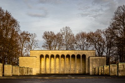Ehrenhalle, Ludwigsfeld