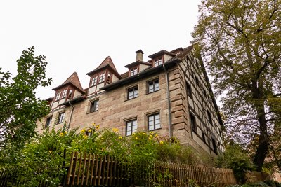 Hallerschloss, Ort Mögeldorf